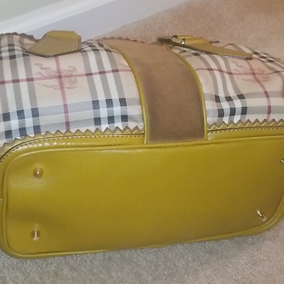 Burberry Plaid Duffle/Travel Leather Tassel Bag - Picture 7 of 15